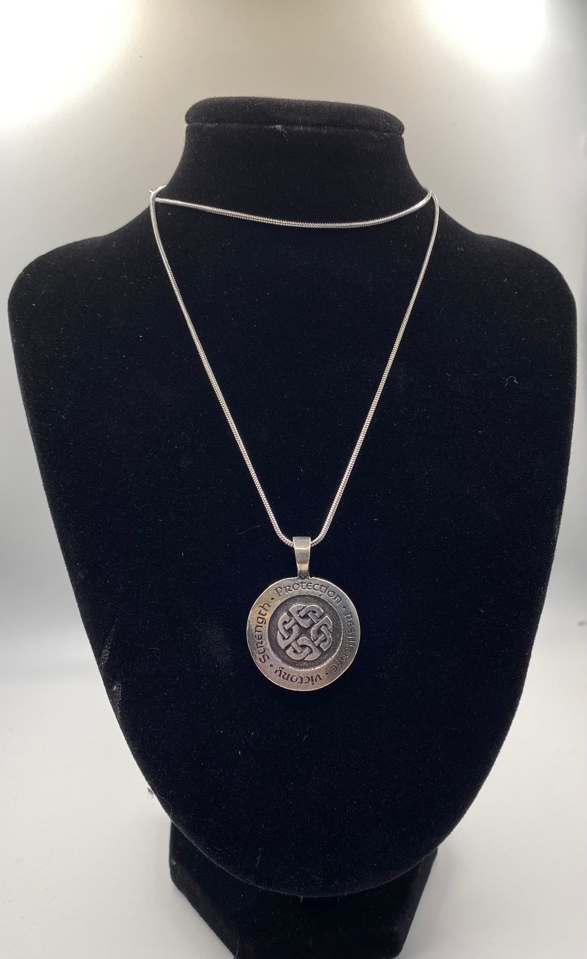 Resilience Rune Pendant and Chain
