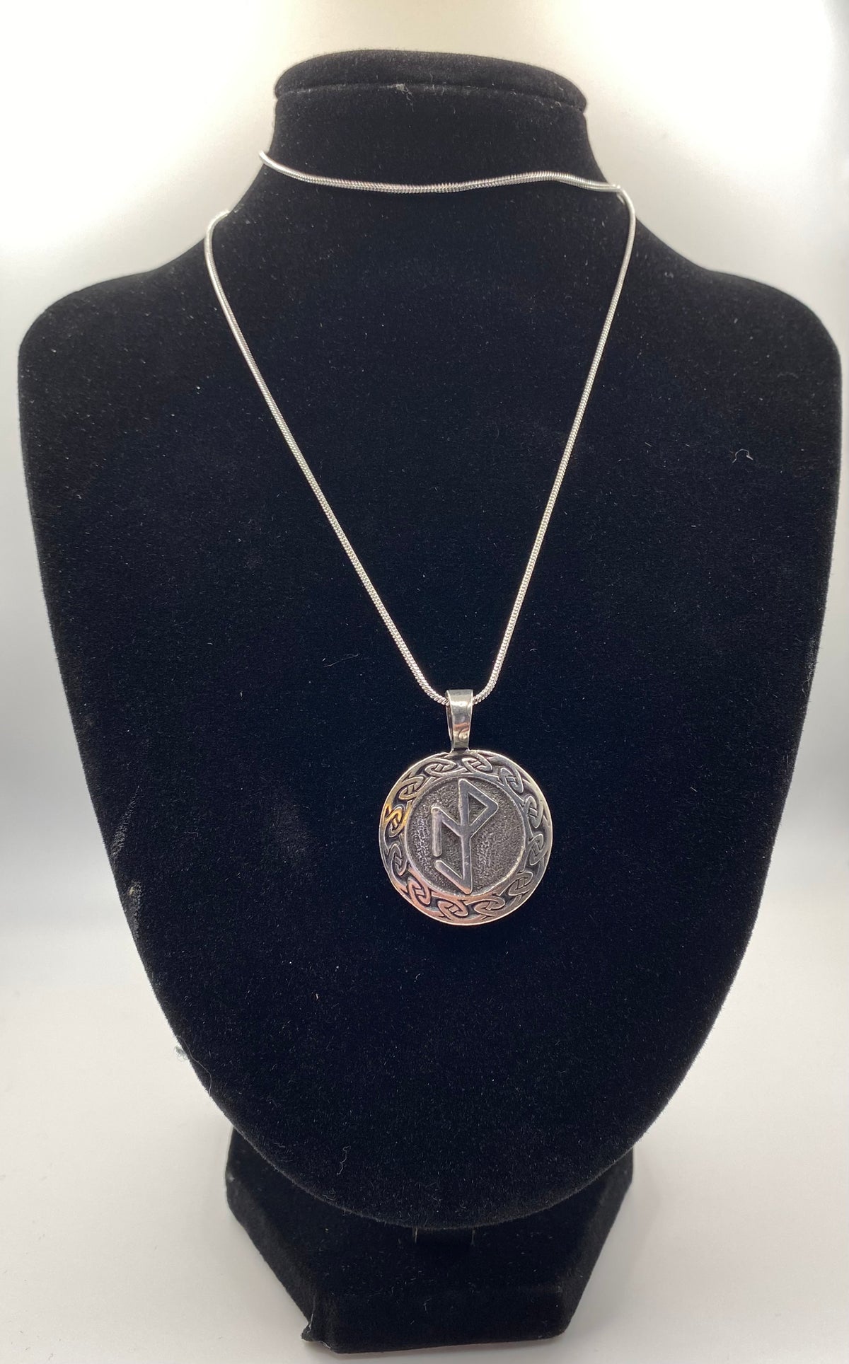Resilience Rune Pendant and Chain